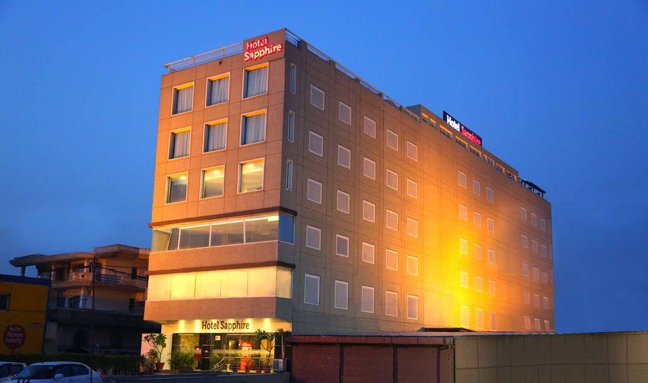 hotel-sapphire-full-body-massage-Chandigarh