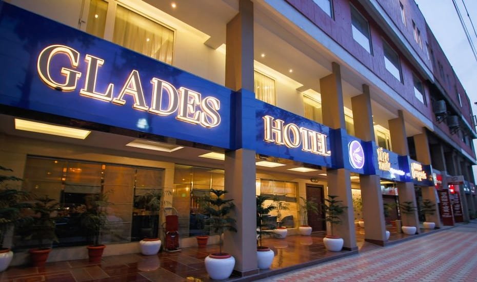 treebo-glades-full-body-massage-Chandigarh